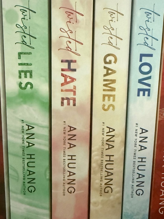 Other - Anna Huang Twisted Series Paperback Set - Green, Pink, Beige, Blue Spines